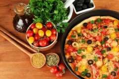Вкусные рецепты: Соус Болонез для лазаньи и пасты, Овощной слоеный салат, Салат с авокадо и беконом